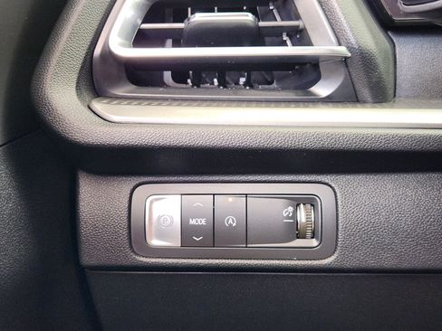 Certified 2025 Chevrolet Traverse LT FWD image 20