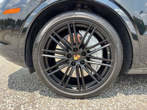 Used 2023 Porsche Cayenne Turbo AWD/4WD image 42