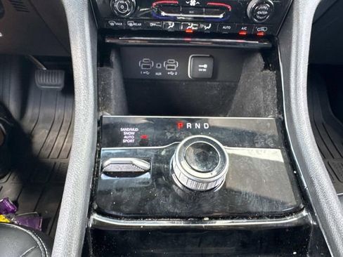 Used 2022 Jeep Grand Cherokee L Limited AWD/4WD image 24