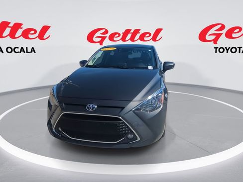 Used 2020 Toyota Yaris LE image 3