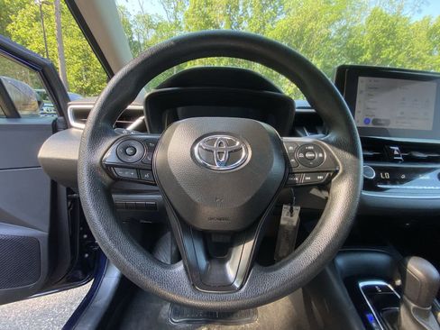 Used 2024 Toyota Corolla LE FWD image 28