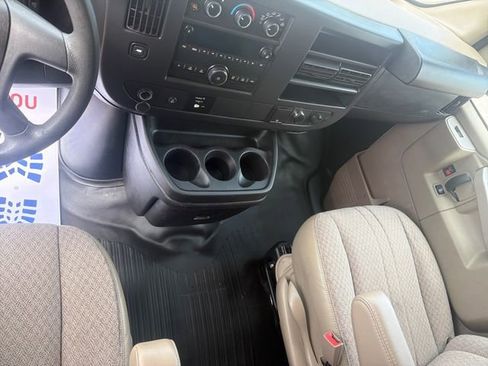 Used 2017 Chevrolet Express 2500 RWD image 13