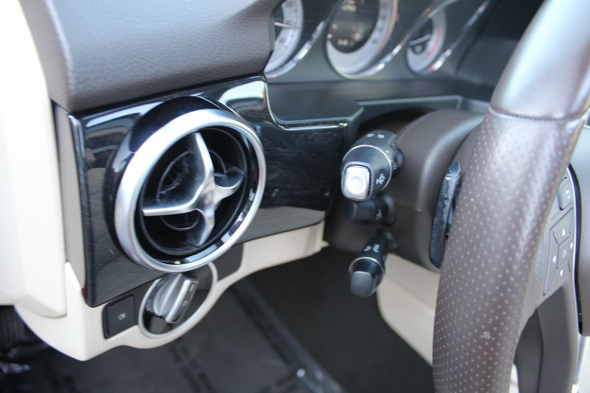 Used 2015 Mercedes-Benz GLK 350 2WD image 29