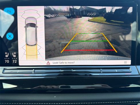 Used 2025 Volkswagen Atlas SE image 13