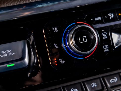 Used 2024 GMC Sierra 1500 Denali w/ Denali Reserve Package image 19