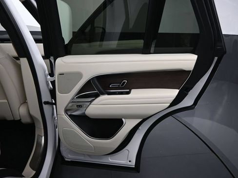 Used 2023 Land Rover Range Rover SE AWD/4WD image 12
