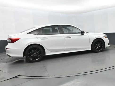 Used 2022 Honda Civic Sport image 4