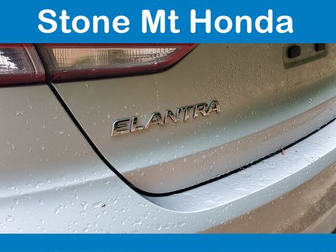 Used 2018 Hyundai Elantra SEL FWD image 9