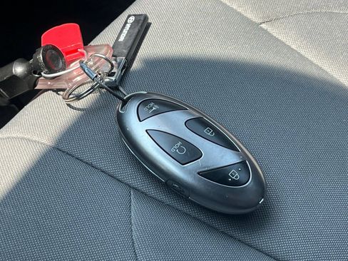 Used 2025 Hyundai Elantra SEL FWD image 25