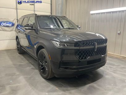 Used 2025 Lincoln Navigator Reserve w/ Jet Appearance Package