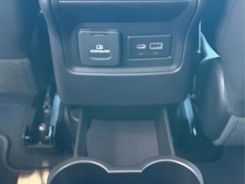 Used 2023 GMC Acadia Denali w/ Denali Technology Package image 11