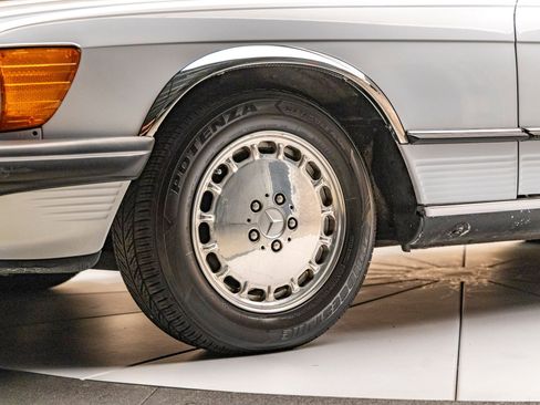 Used 1987 Mercedes-Benz 560 SL image 15