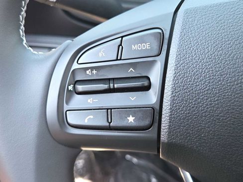 New 2025 Hyundai Venue Limited image 21