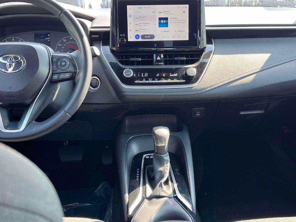 Used 2025 Toyota Corolla SE FWD image 3