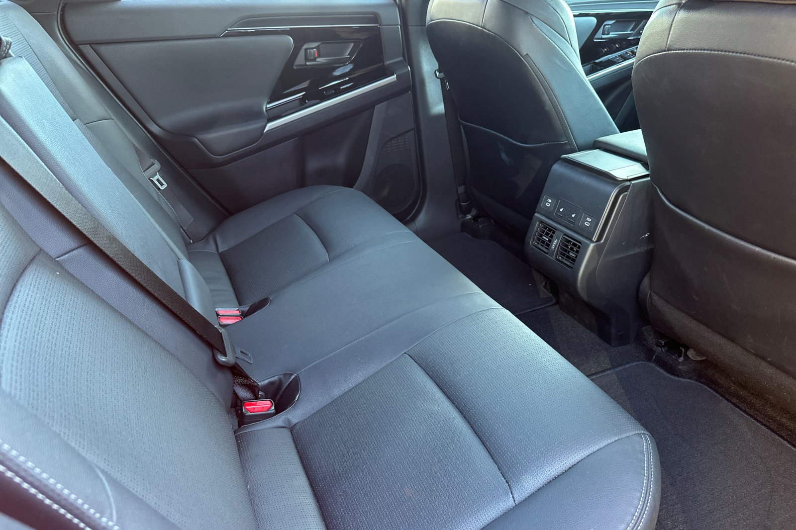 Used 2025 Subaru Solterra AWD/4WD image 19