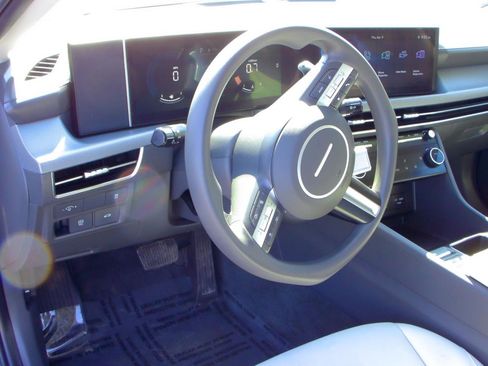 Used 2025 Hyundai Sonata SEL FWD image 5