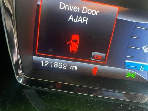 Used 2014 Lincoln MKX AWD w/ Equipment Group 102A image 11