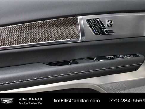 Certified 2026 Cadillac Vistiq Luxury w/ LPO, Floor Liner Package AWD/4WD image 5