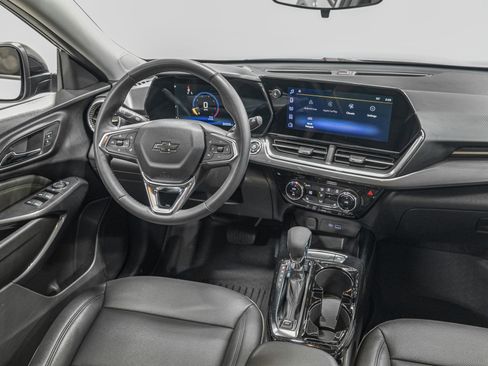 Used 2025 Chevrolet Trax ACTIV w/ Driver Confidence Package image 30