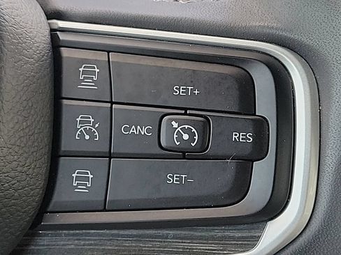 Used 2022 Jeep Wagoneer Series II AWD/4WD image 16