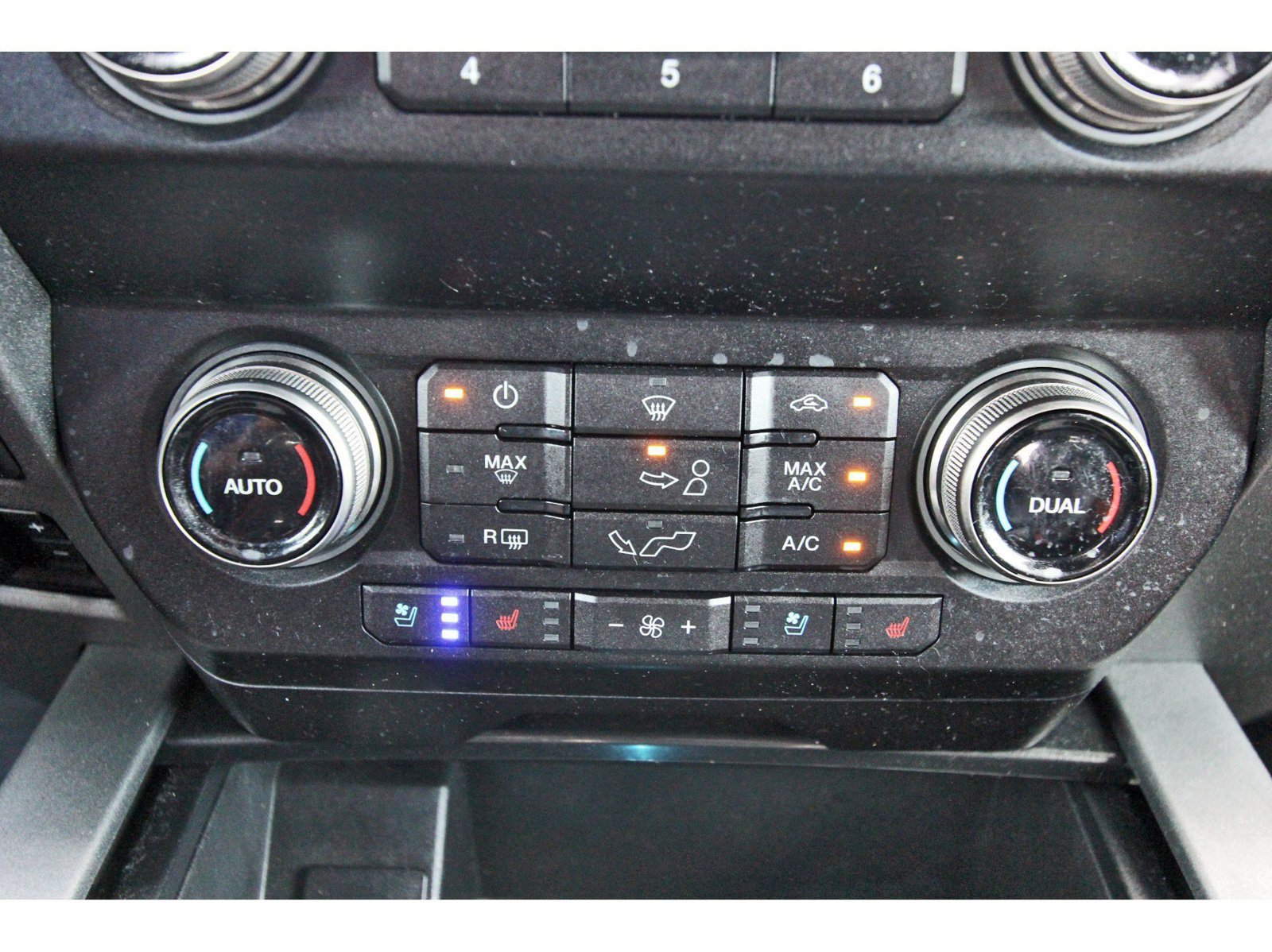 Used 2019 Ford F150 Raptor w/ Equipment Group 802A Luxury AWD/4WD image 31