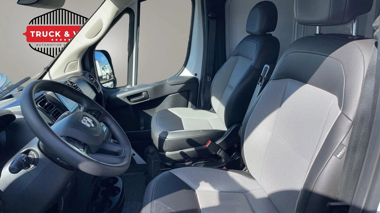 Used 2025 RAM ProMaster 2500 w/ Convenience Group FWD image 27