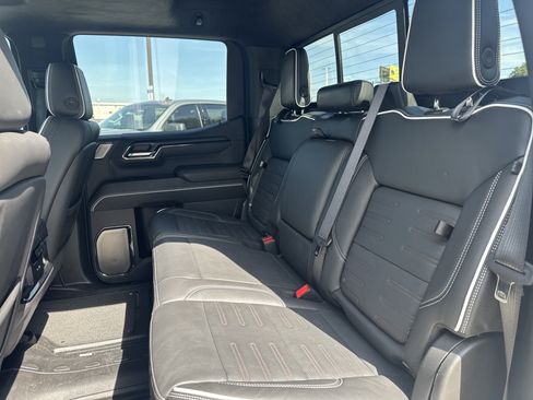 Used 2024 GMC Sierra 1500 AT4X AWD/4WD image 10