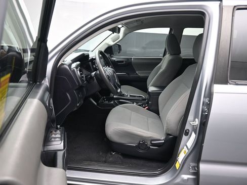 Used 2020 Toyota Tacoma SR w/ SR Convenience Package image 11