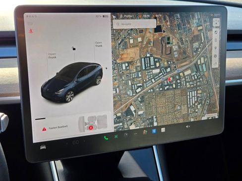 Used 2021 Tesla Model Y Long Range AWD/4WD image 35