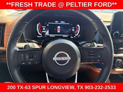 Used 2024 Nissan Pathfinder Platinum FWD image 16