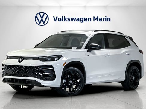 New 2026 Volkswagen Tiguan SE R-Line image 1