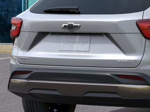 New 2026 Chevrolet Trax ACTIV w/ Sunroof Package FWD image 14