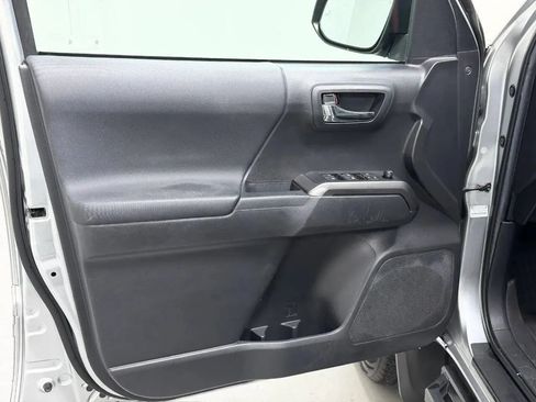 Used 2022 Toyota Tacoma TRD Sport RWD image 28