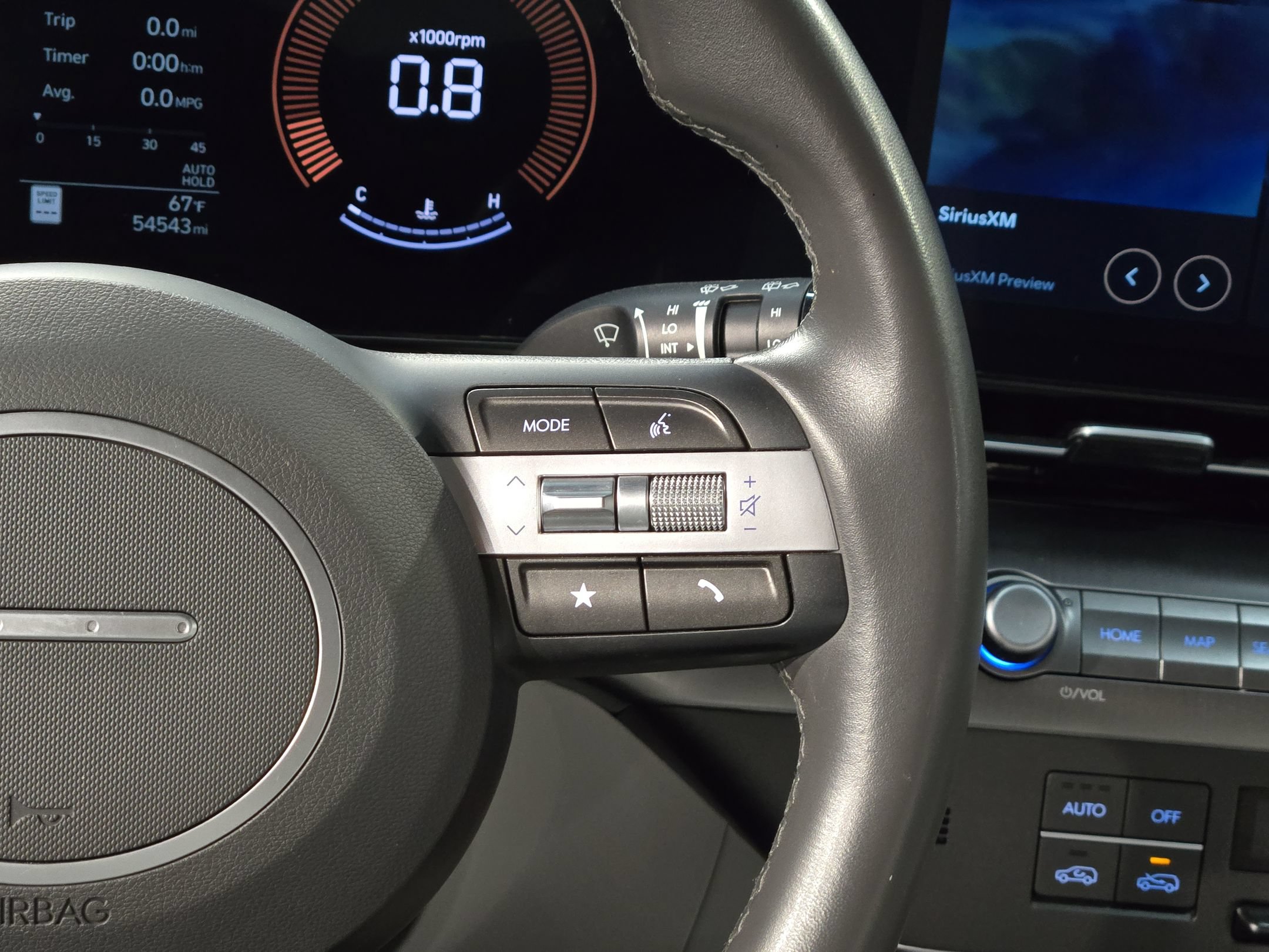 Used 2025 Hyundai Kona SEL FWD image 28