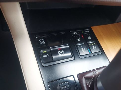 Used 2019 Lexus RX 450h AWD w/ Navigation Package image 17