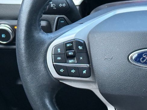 Used 2020 Ford Explorer XLT w/ Equipment Group 202A AWD/4WD image 32