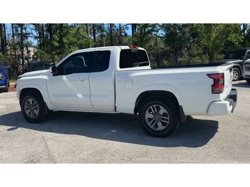 Used 2025 Nissan Frontier SV w/ SV Convenience Package RWD image 6