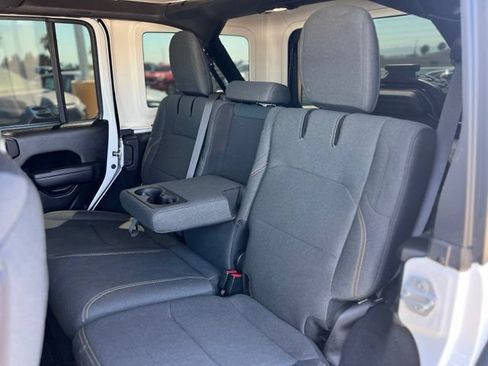 Used 2024 Jeep Wrangler Unlimited AWD/4WD image 17
