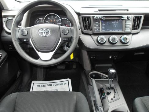 Used 2016 Toyota RAV4 LE AWD/4WD image 12