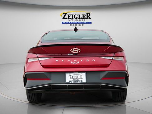 Certified 2025 Hyundai Elantra Sport FWD image 6