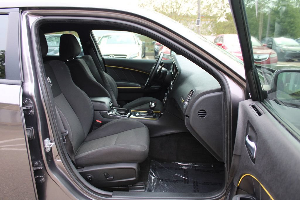 Used 2017 Dodge Charger R/T Scat Pack RWD image 27