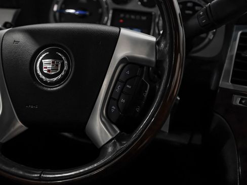 Used 2013 Cadillac Escalade EXT Premium AWD/4WD image 24