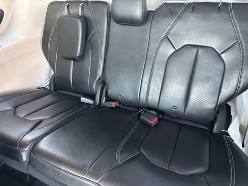 Used 2021 Chrysler Voyager Lxi FWD image 14