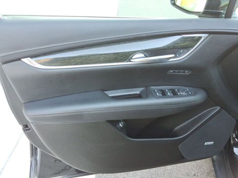 Used 2021 Cadillac XT5 Premium Luxury image 22