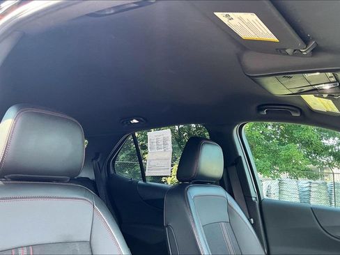 Used 2022 Chevrolet Equinox RS w/ Infotainment Package FWD image 24