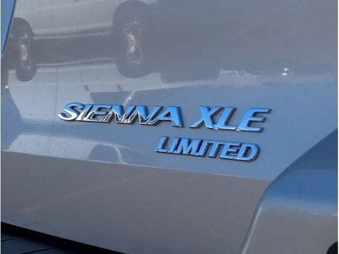 Used 2005 Toyota Sienna XLE Limited FWD image 76