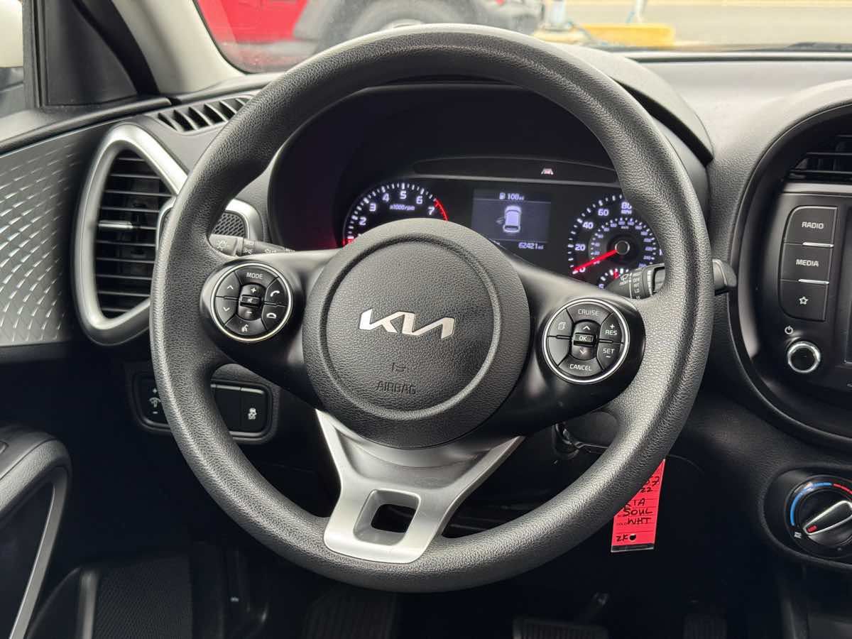 Used 2022 Kia Soul LX w/ Technology Package FWD image 23