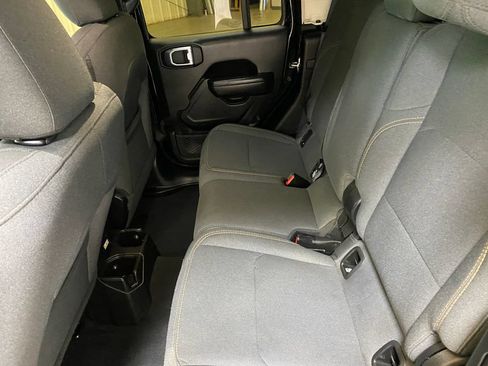 Used 2024 Jeep Gladiator Sport AWD/4WD image 22