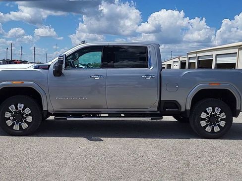 New 2025 GMC Sierra 2500 Denali w/ Denali Reserve Package image 3