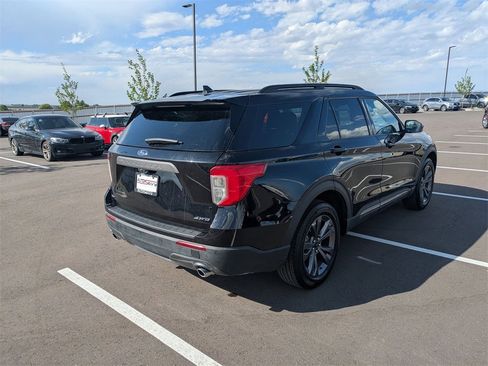 Used 2024 Ford Explorer XLT w/ Equipment Group 202A image 3